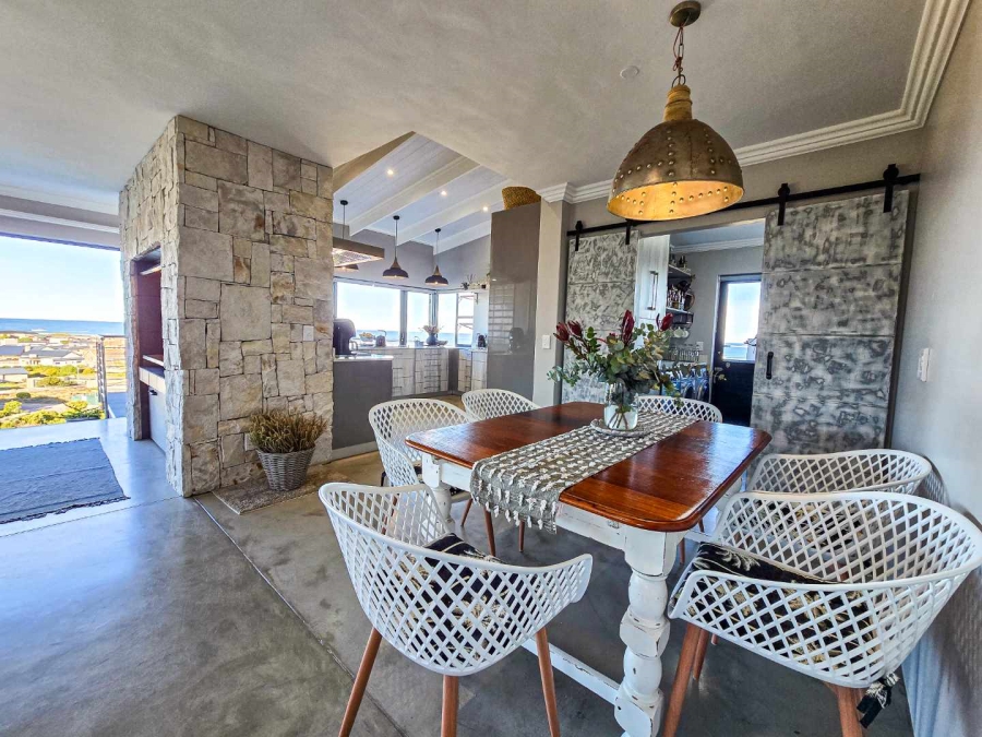 2 Bedroom Property for Sale in Stilbaai Oos Western Cape